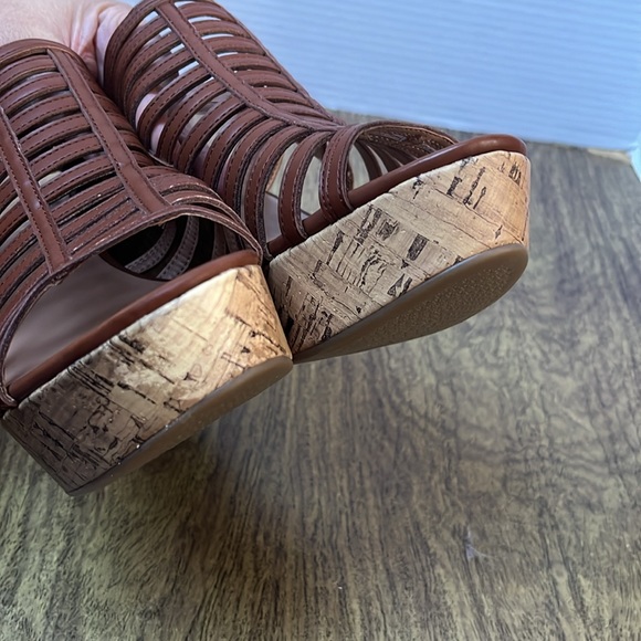 Franco Sarto Sombre Brown Cork Wedge Strap Platform Sandals Size 8.5 - Picture 16 of 17